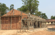 建設中の学校